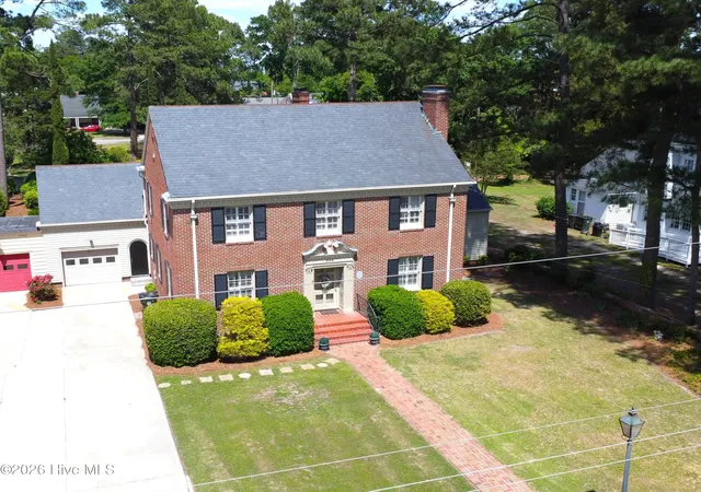 Homes for sale in Mount Olive, NC | 206 W James St, Mount Olive, NC 28365 | MLS# 100583060