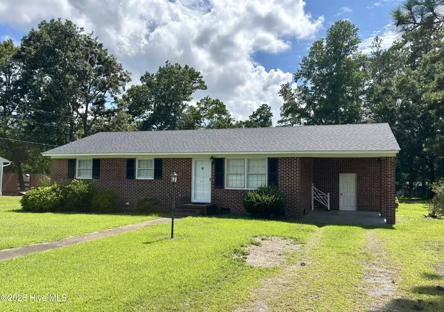 Photo 1 of Single family home for sale at 111 Varsity Rd, Murfreesboro, NC 27855 | MLS# 100594945 | Listing updated on 2026-10-01