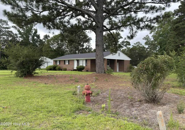Photo 2 of Single family home for sale at 111 Varsity Rd, Murfreesboro, NC 27855 | MLS# 100594945 | Listing updated on 2026-10-01