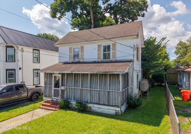 Photo 1 of Single family home for sale at 217 E Broad St, Elizabeth City, NC 27909 | MLS# 100600240 | Listing updated on 2026-09-02