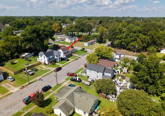 Photo 2 of Single family home for sale at 217 E Broad St, Elizabeth City, NC 27909 | MLS# 100600240 | Listing updated on 2026-09-02