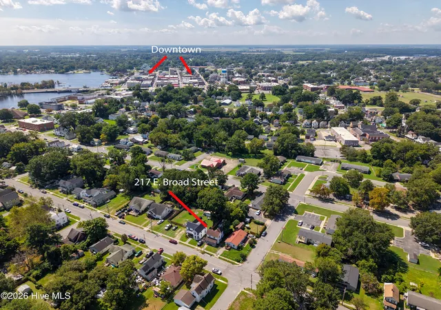 Photo 3 of Single family home for sale at 217 E Broad St, Elizabeth City, NC 27909 | MLS# 100600240 | Listing updated on 2026-09-02