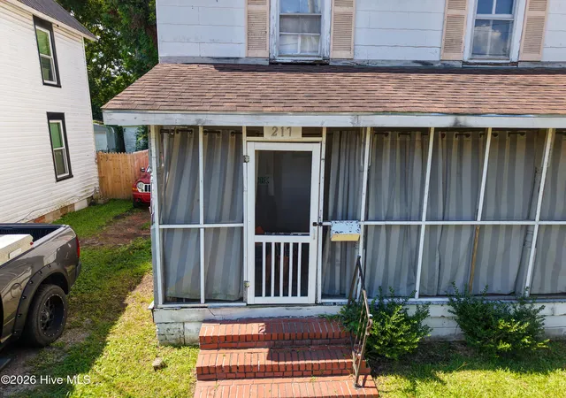 Photo 4 of Single family home for sale at 217 E Broad St, Elizabeth City, NC 27909 | MLS# 100600240 | Listing updated on 2026-09-02