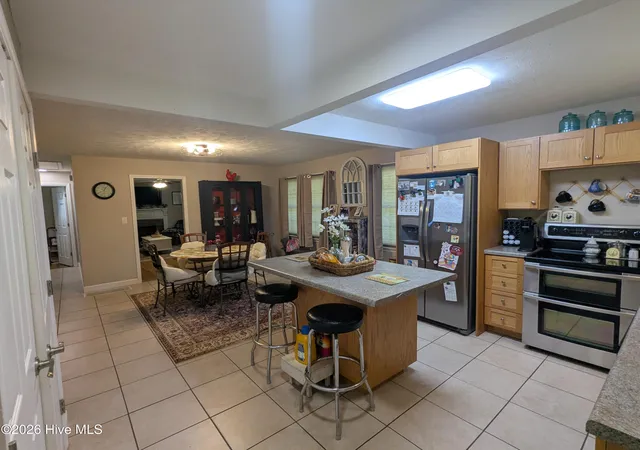 3rd image of 113 S Canal St, Whiteville, NC 28472 | MLS# 100595819