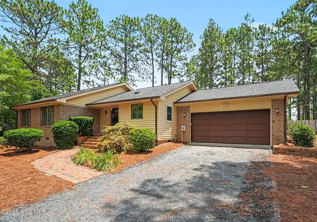 Homes for sale in Pinehurst, NC | 1555 Longleaf Dr E, Pinehurst, NC 28374 | MLS# 100585396