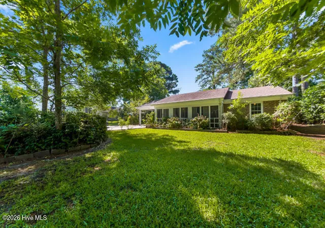 Photo 2 of Single family home for sale at 505 South St, Bayboro, NC 28515 | MLS# 100588938 | Listing updated on 2026-08-18