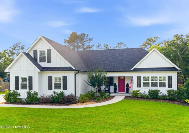 Photo 1 of Single family home for sale at 194 Hampton Ct, Hampstead, NC 28443 | MLS# 100580365 | Listing updated on 2026-09-13