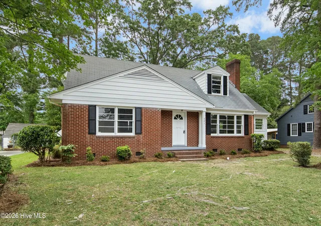 Photo 3 of Single family home for sale at 205 Hill St, Kinston, NC 28501 | MLS# 100577182 | Listing updated on 2026-09-04