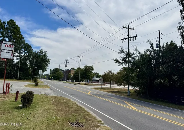 4th image of 1 Gra-Lan Dr, Goldsboro, NC 27534 | MLS# 100530016