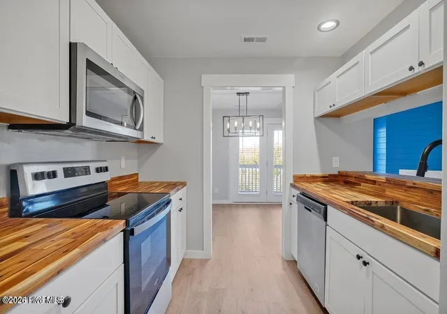 3rd image of 809 March Ct #K, Wilmington, NC 28405 | MLS# 100572379