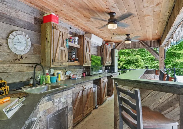 Photo 4 of Single family home for sale at 522 Fred Amos Rd, Murphy, NC 28906 | MLS# 98544470 | Listing updated on 2026-08-18