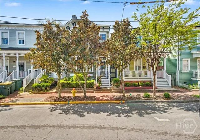 Homes for sale in Savannah, GA | 523 E Gaston St, Savannah, GA 31401 | MLS# SA353476