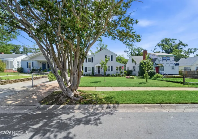 Photo 2 of Single family home for sale at 2029 Van Buren St, Wilmington, NC 28401 | MLS# 100600127 | Listing updated on 2026-09-15