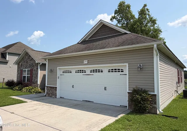 Photo 3 of Single family home for sale at 297 Copper Crk Dr, Winterville, NC 28590 | MLS# 100596248 | Listing updated on 2026-09-15