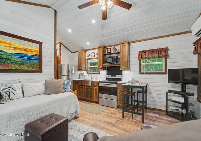 2nd image of 243 Jonquil Woods Rd, Franklin, NC 28734 | MLS# 100582164
