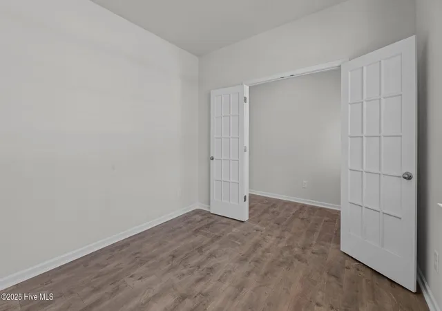 Photo 4 of Single family home for sale at 4005 Montford Dr, New Bern, NC 28562 | MLS# 100588779 | Listing updated on 2026-09-14