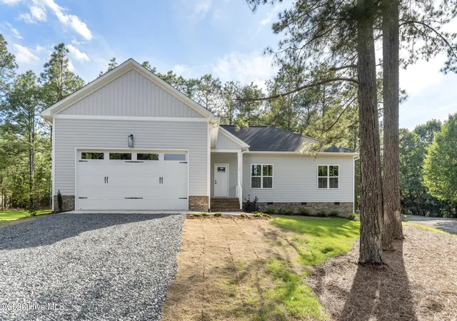Photo 2 of Single family home for sale at 185 Shagbark Ct, West End, NC 27376 | MLS# 100590972 | Listing updated on 2026-08-18