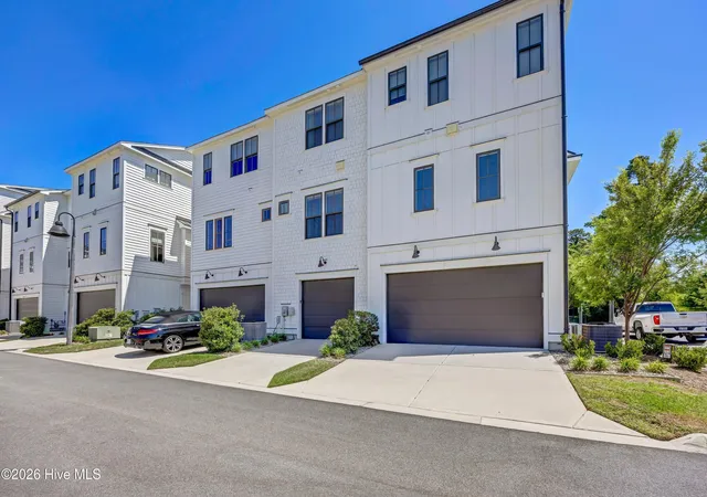 Photo 3 of Townhouse for sale at 162 Dugger Ln, Wilmington, NC 28412 | MLS# 100579984 | Listing updated on 2026-08-28