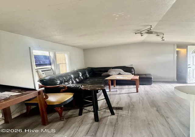 2nd image of 114 & 112 Denise Dr, Jacksonville, NC 28540 | MLS# 100562045