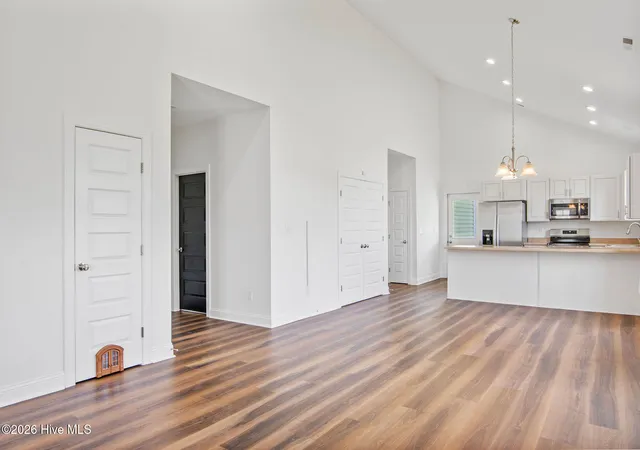 Photo 3 of Single family home for sale at 211 Deer Hvn Dr, Richlands, NC 28574 | MLS# 100588327 | Listing updated on 2026-09-12
