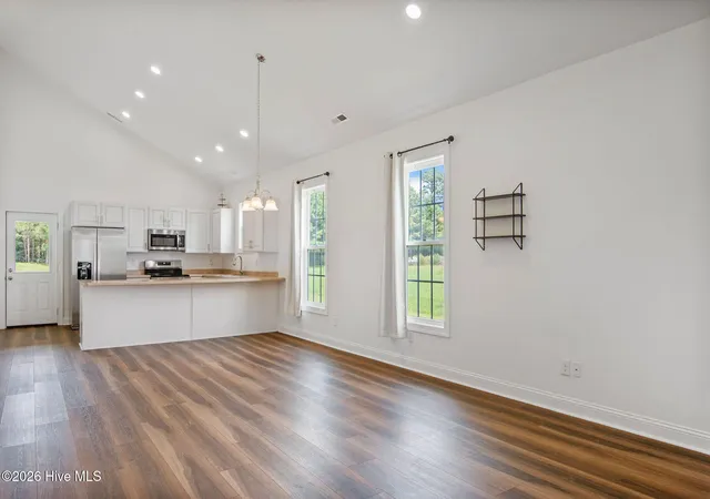 Photo 4 of Single family home for sale at 211 Deer Hvn Dr, Richlands, NC 28574 | MLS# 100588327 | Listing updated on 2026-09-12