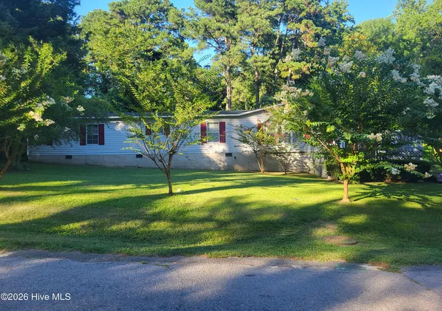 Photo 3 of Manufactured home for sale at 716 Pinecrest St, Carthage, NC 28327 | MLS# 100551099 | Listing updated on 2026-08-18