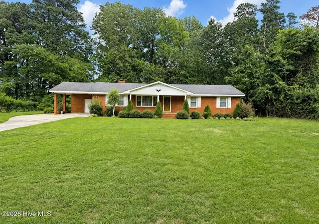 Photo 2 of Single family home for sale at 201 Forest Dr, La Grange, NC 28551 | MLS# 100599776 | Listing updated on 2026-09-04