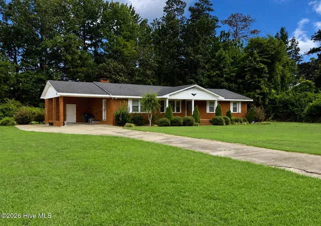 Photo 3 of Single family home for sale at 201 Forest Dr, La Grange, NC 28551 | MLS# 100599776 | Listing updated on 2026-09-04
