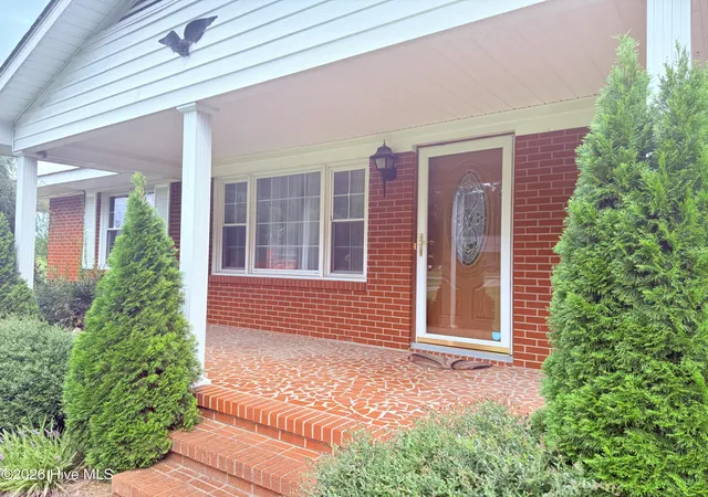 Photo 3 of Single family home for sale at 201 Forest Dr, La Grange, NC 28551 | MLS# 100599776 | Listing updated on 2026-09-04