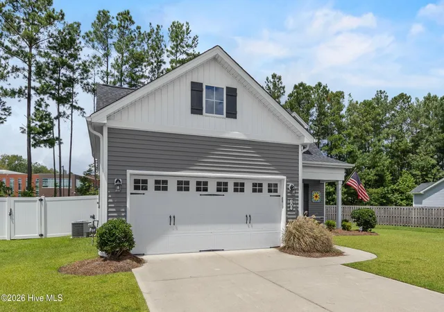 Photo 1 of Single family home for sale at 604 Jasmine Way, Burgaw, NC 28425 | MLS# 100595510 | Listing updated on 2026-09-11