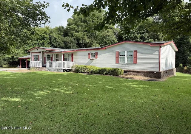 Photo 3 of Manufactured home for sale at 163 Great Neck Landing Rd, Hubert, NC 28539 | MLS# 100594305 | Listing updated on 2026-08-18