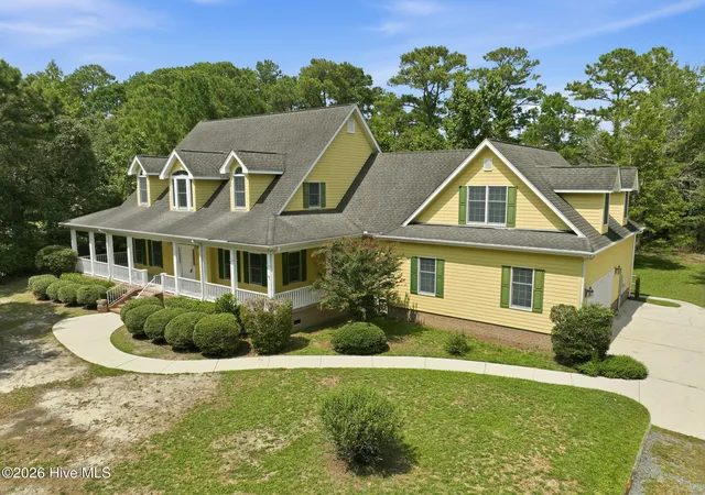 Photo 1 of Single family home for sale at 303 Creekview Dr, Hampstead, NC 28443 | MLS# 100592676 | Listing updated on 2026-09-07
