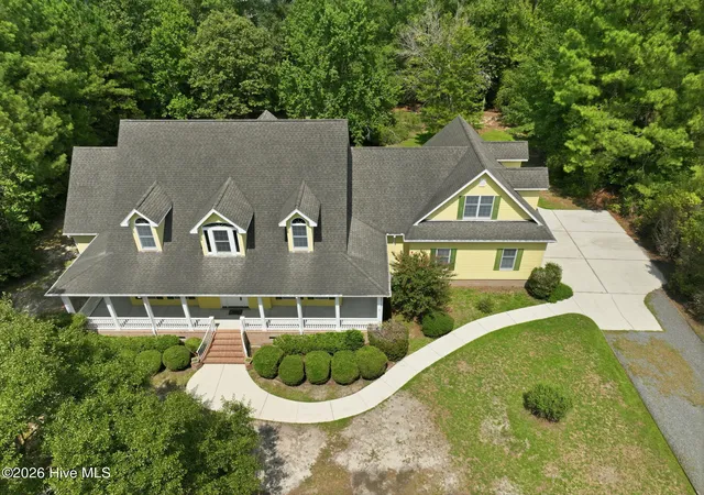Photo 2 of Single family home for sale at 303 Creekview Dr, Hampstead, NC 28443 | MLS# 100592676 | Listing updated on 2026-09-07