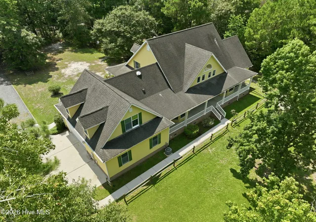 Photo 3 of Single family home for sale at 303 Creekview Dr, Hampstead, NC 28443 | MLS# 100592676 | Listing updated on 2026-09-07