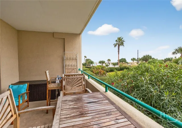 Listing Photo 4 - Condo for sale in building located at 214 Butler Ave Ave, Tybee Island, GA 31328 - Unit #105