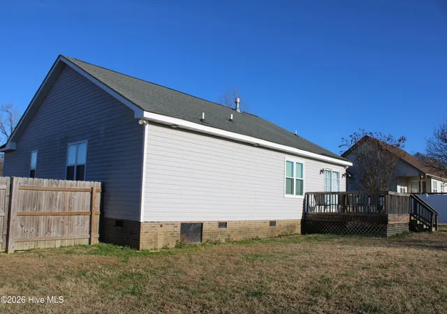 Photo 3 of Single family home for sale at 212 Sunridge Ln, Pikeville, NC 27863 | MLS# 100547141 | Listing updated on 2026-08-31