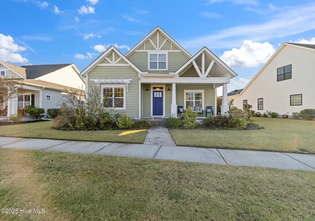 Photo 2 of Single family home for sale at 513 Oneida Lake Rd, Wilmington, NC 28401 | MLS# 100564187 | Listing updated on 2026-08-29