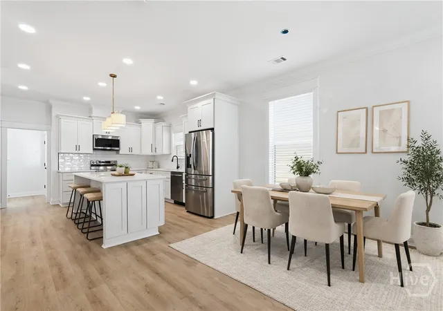 Photo 4 of Single family home for sale at 1209 E 34th Street, Savannah, GA 31404 | MLS# SA352136 | Listing updated on 2026-08-12