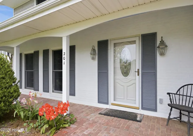 3rd image of 201 Sycamore Dr, Beaufort, NC 28516 | MLS# 100556715