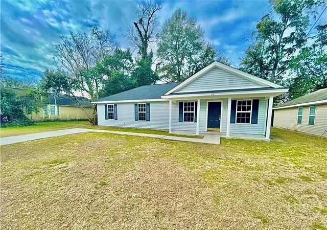 Photo 1 of Single family home for sale at 5105 Dancy St, Savannah, GA 31405 | MLS# SA361358 | Listing updated on 2026-08-01