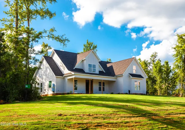 Photo 3 of Single family home for sale at 211 Marsdale Dr, Grovetown, GA 30813 | MLS# 100579413 | Listing updated on 2026-10-07