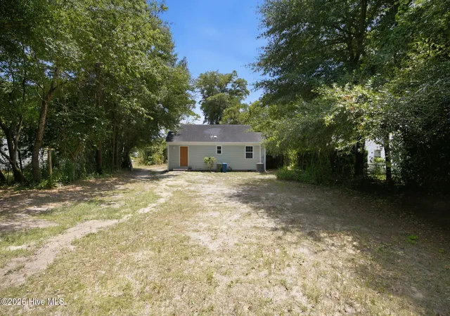 Photo 3 of Single family home for sale at 2113 Princess Pl Dr, Wilmington, NC 28405 | MLS# 100588962 | Listing updated on 2026-09-18