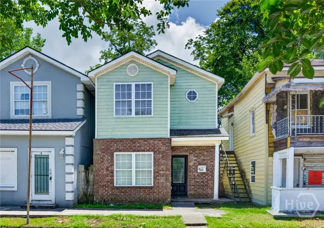 Homes for sale in Savannah, GA | 1127 E Bolton St, Savannah, GA 31404 | MLS# SA359577