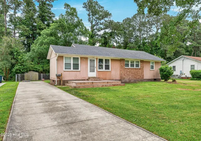 image of 12 Barksdale Dr, Jacksonville, NC 28540 | MLS# 100574339