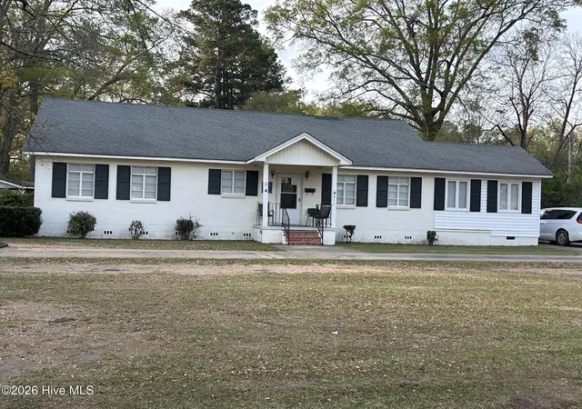 Photo 1 of Single family home for sale at 911 Atkinson St, Laurinburg, NC 28352 | MLS# 100592046 | Listing updated on 2026-08-18