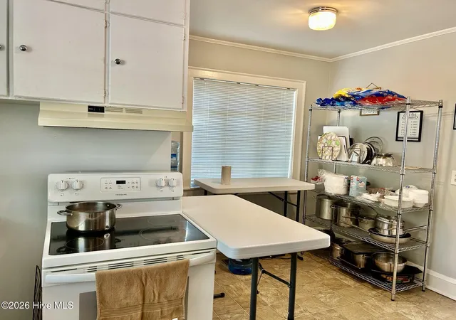 Photo 3 of Single family home for sale at 911 Atkinson St, Laurinburg, NC 28352 | MLS# 100592046 | Listing updated on 2026-08-18