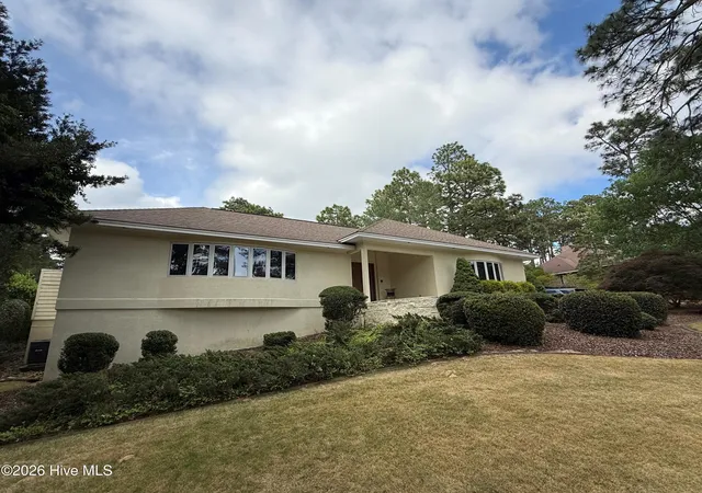 Photo 1 of Single family home for sale at 88 Mcmichael Dr, Pinehurst, NC 28374 | MLS# 100584506 | Listing updated on 2026-09-04