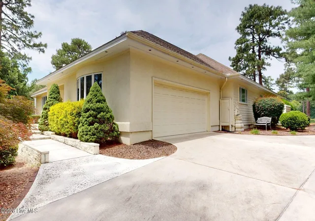 Photo 2 of Single family home for sale at 88 Mcmichael Dr, Pinehurst, NC 28374 | MLS# 100584506 | Listing updated on 2026-09-04