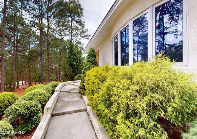 Photo 3 of Single family home for sale at 88 Mcmichael Dr, Pinehurst, NC 28374 | MLS# 100584506 | Listing updated on 2026-09-04