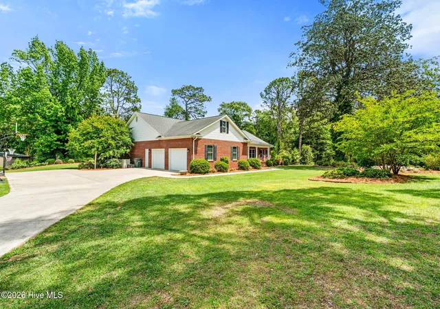 3rd image of 408 Jefferson St, Hamlet, NC 28345 | MLS# 100575311